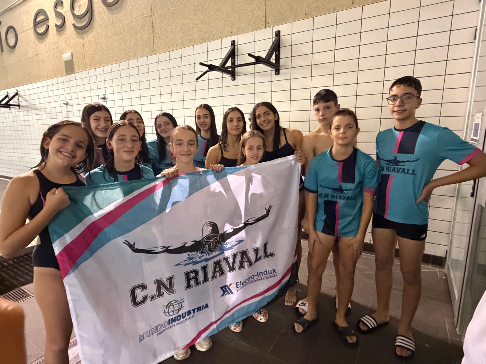 El C.N. Riavall comienza la temporada con fuerza: buenos resultados y tres mínimas nacionales para Nicolás González Carro